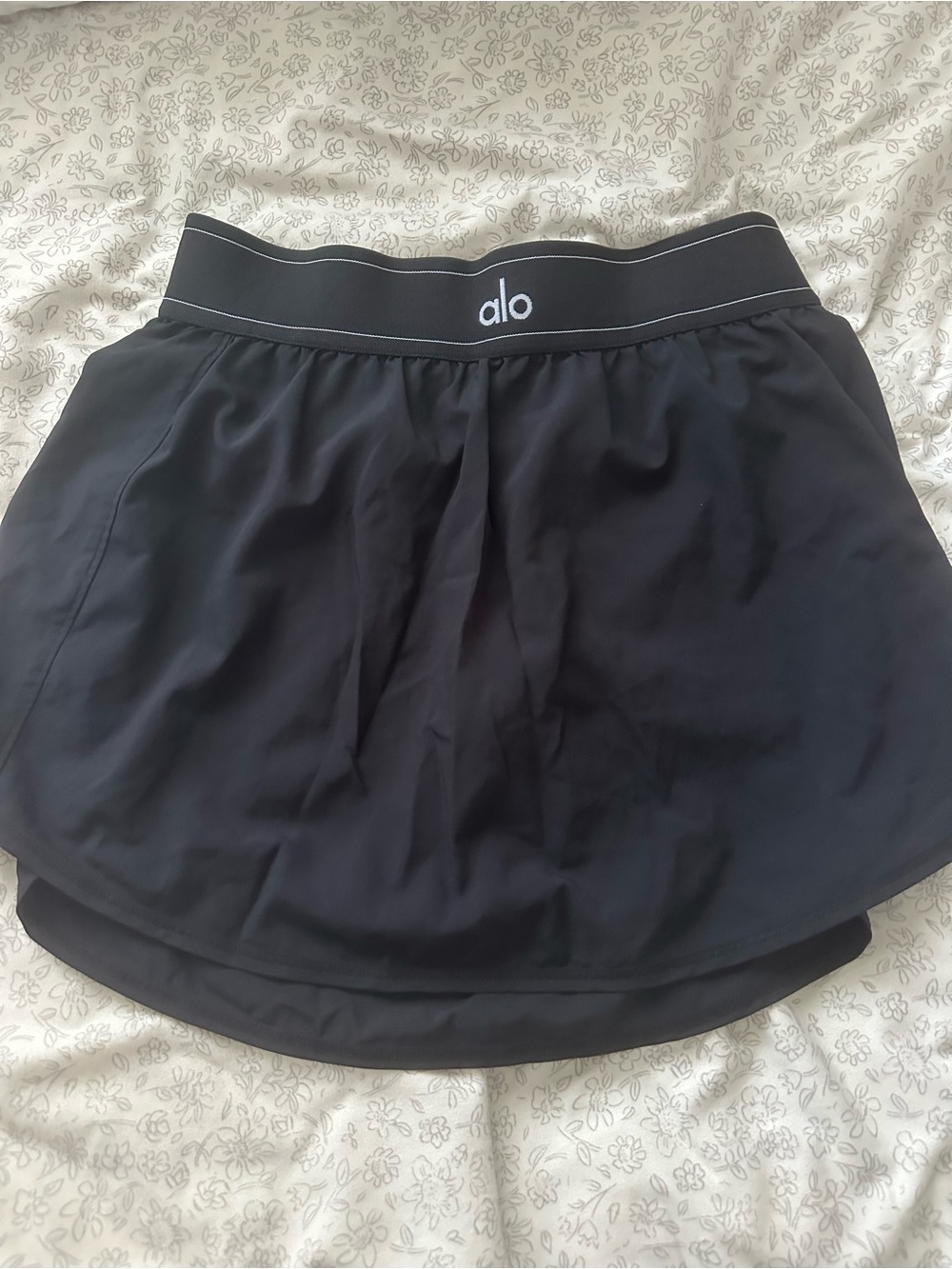 ALO Yoga Black Athletic Skort with Logo Waistband